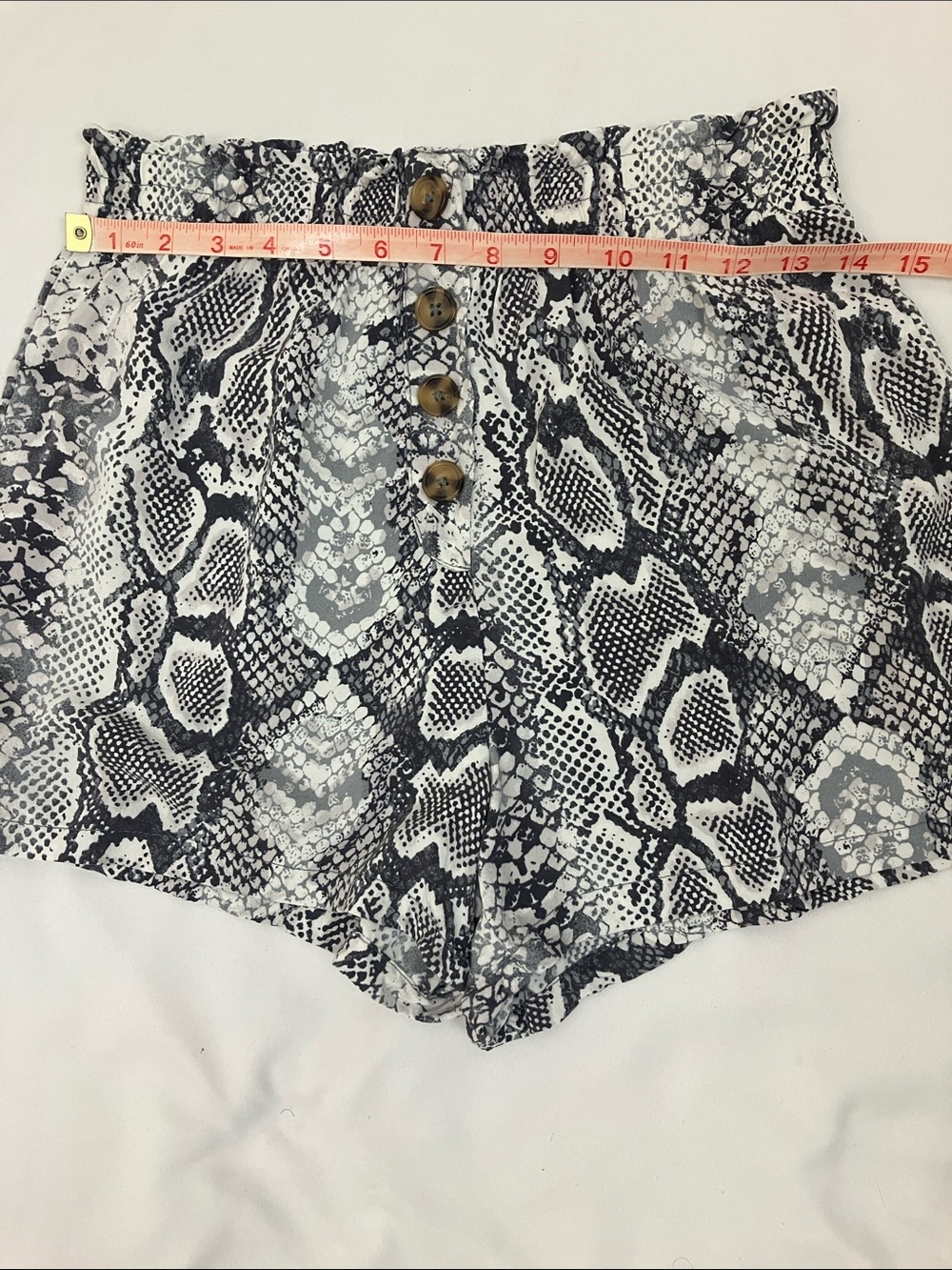 Derek Heart High-Waist Snake Print Shorts - Black & White Womens Size Medium - Picture 4 of 8